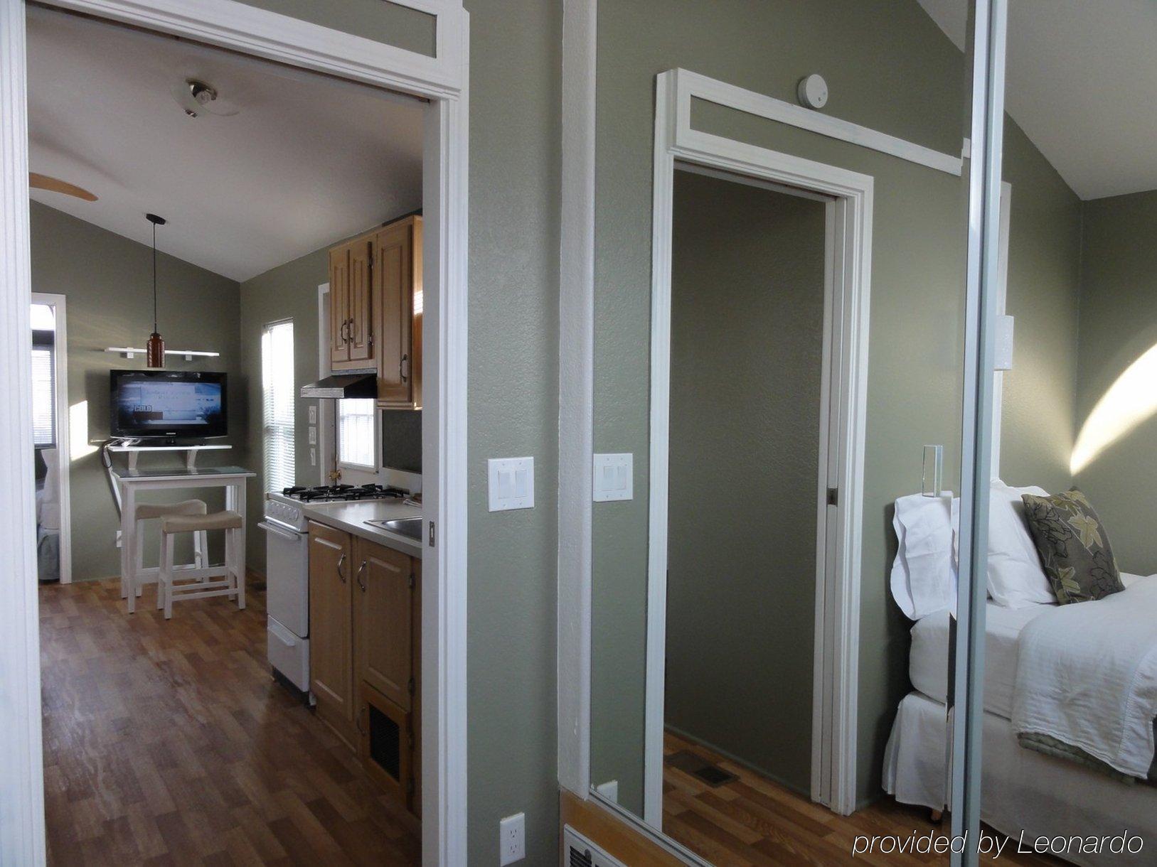 Arden Acres Executive Suites&Cottages Sacramento Chambre photo