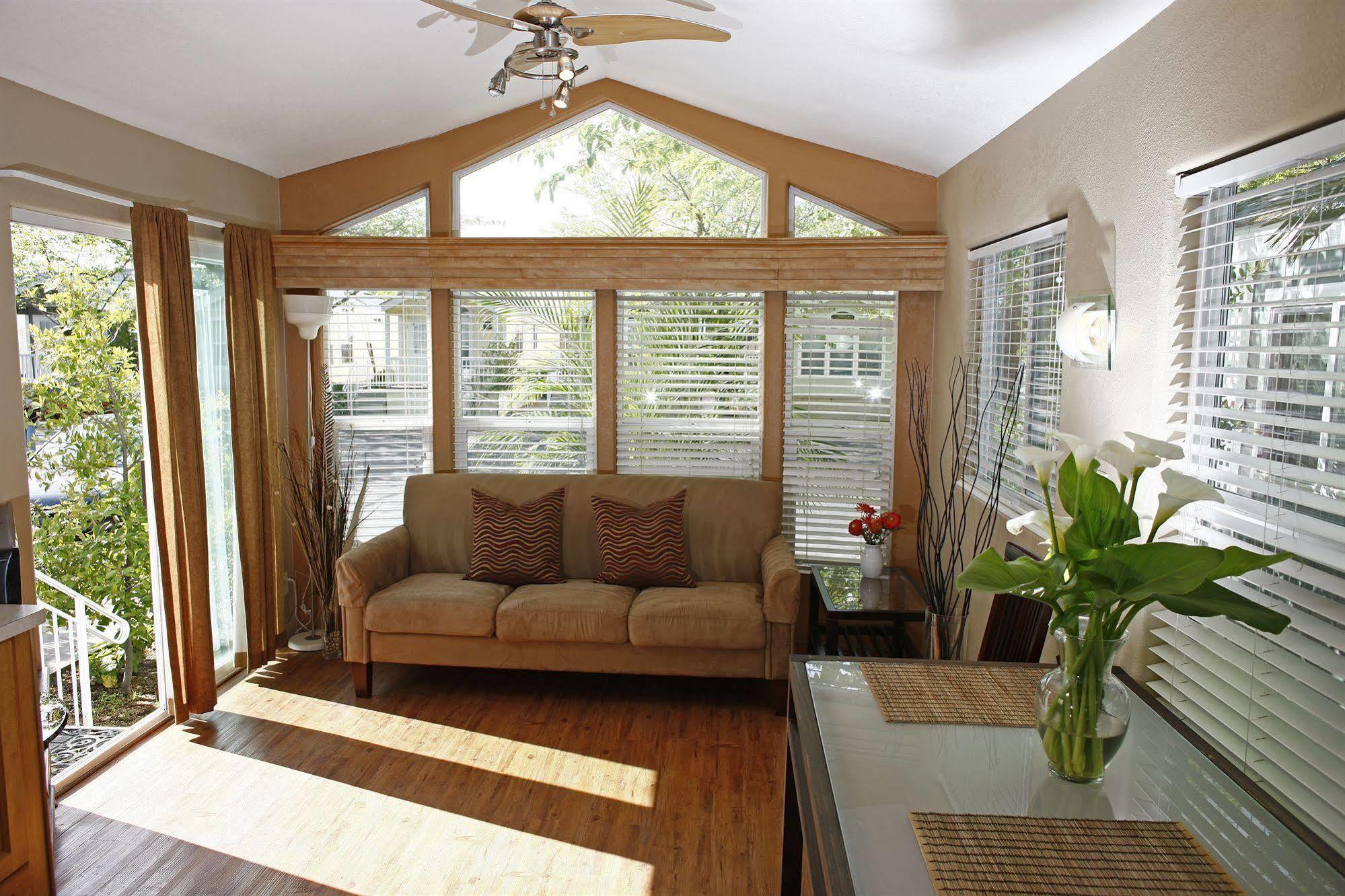 Arden Acres Executive Suites&Cottages Sacramento Chambre photo