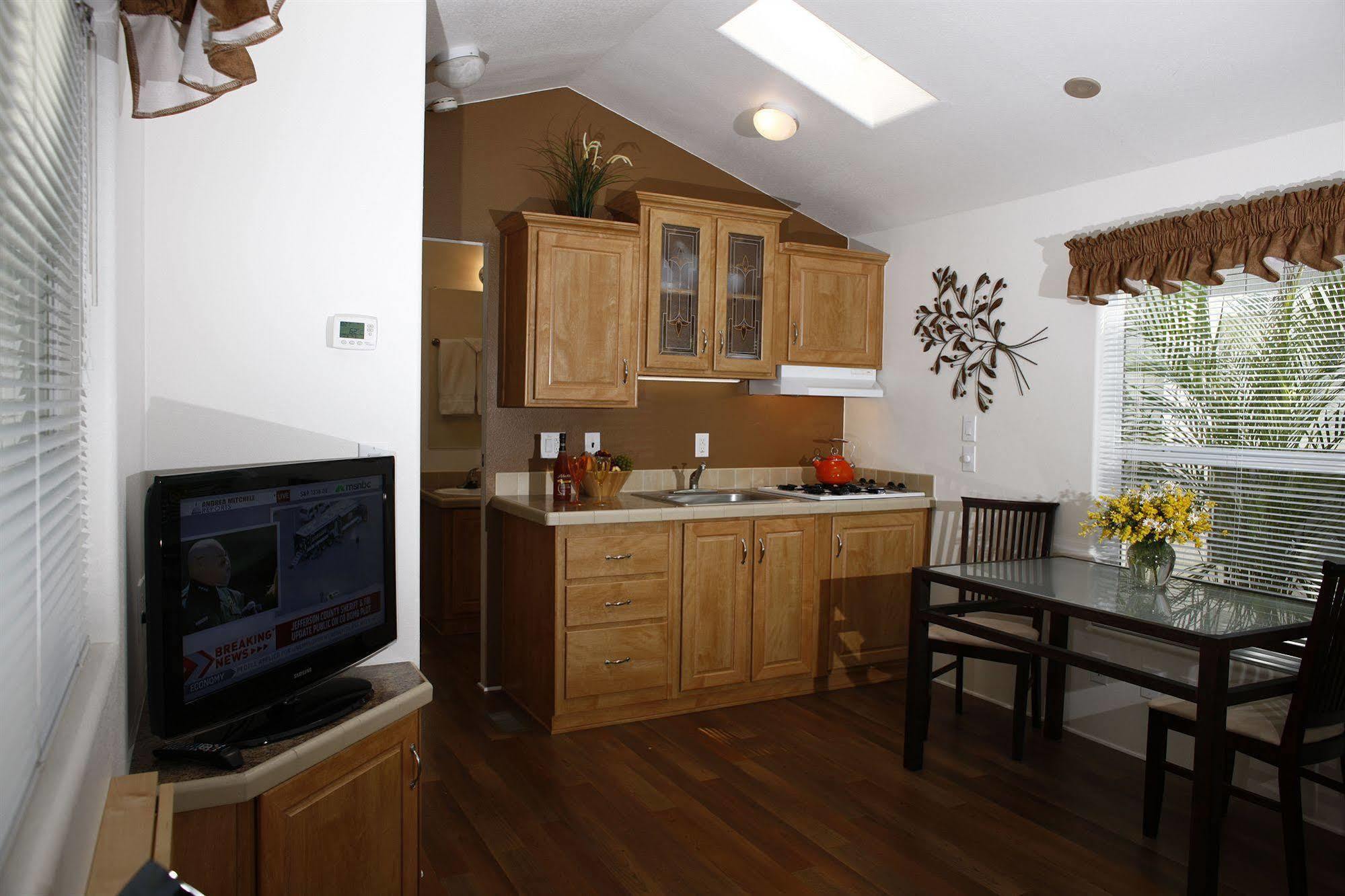 Arden Acres Executive Suites&Cottages Sacramento Chambre photo